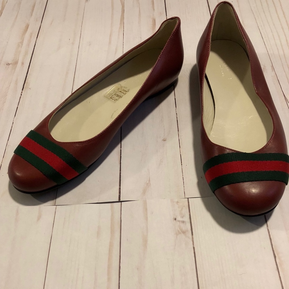 Red Gucci Flats - Picture 2 of 7